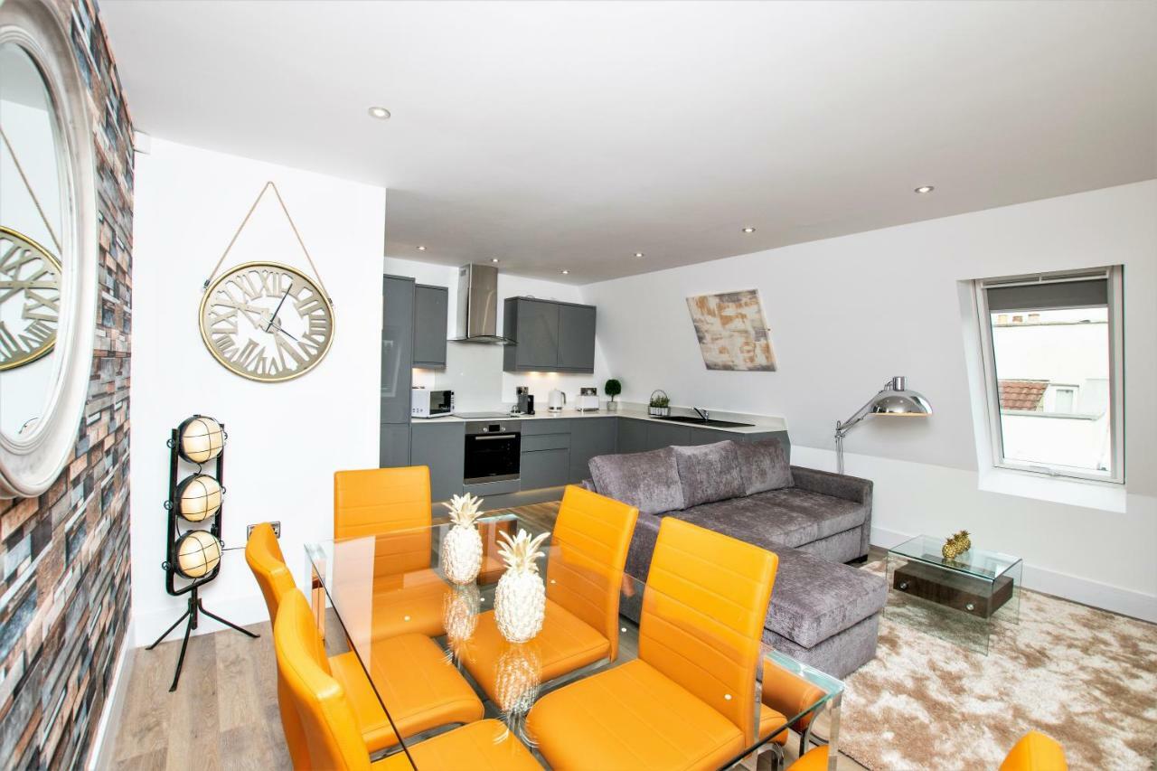 Rowan Tree - Your Apartment บริสตอล ภายนอก รูปภาพ