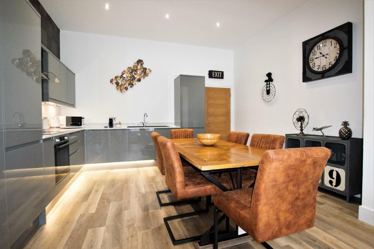 Rowan Tree - Your Apartment บริสตอล ภายนอก รูปภาพ
